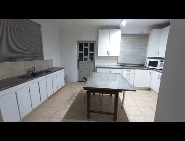 4 BEDROOM HOUSE FOR SALE IN SILVERGLEN